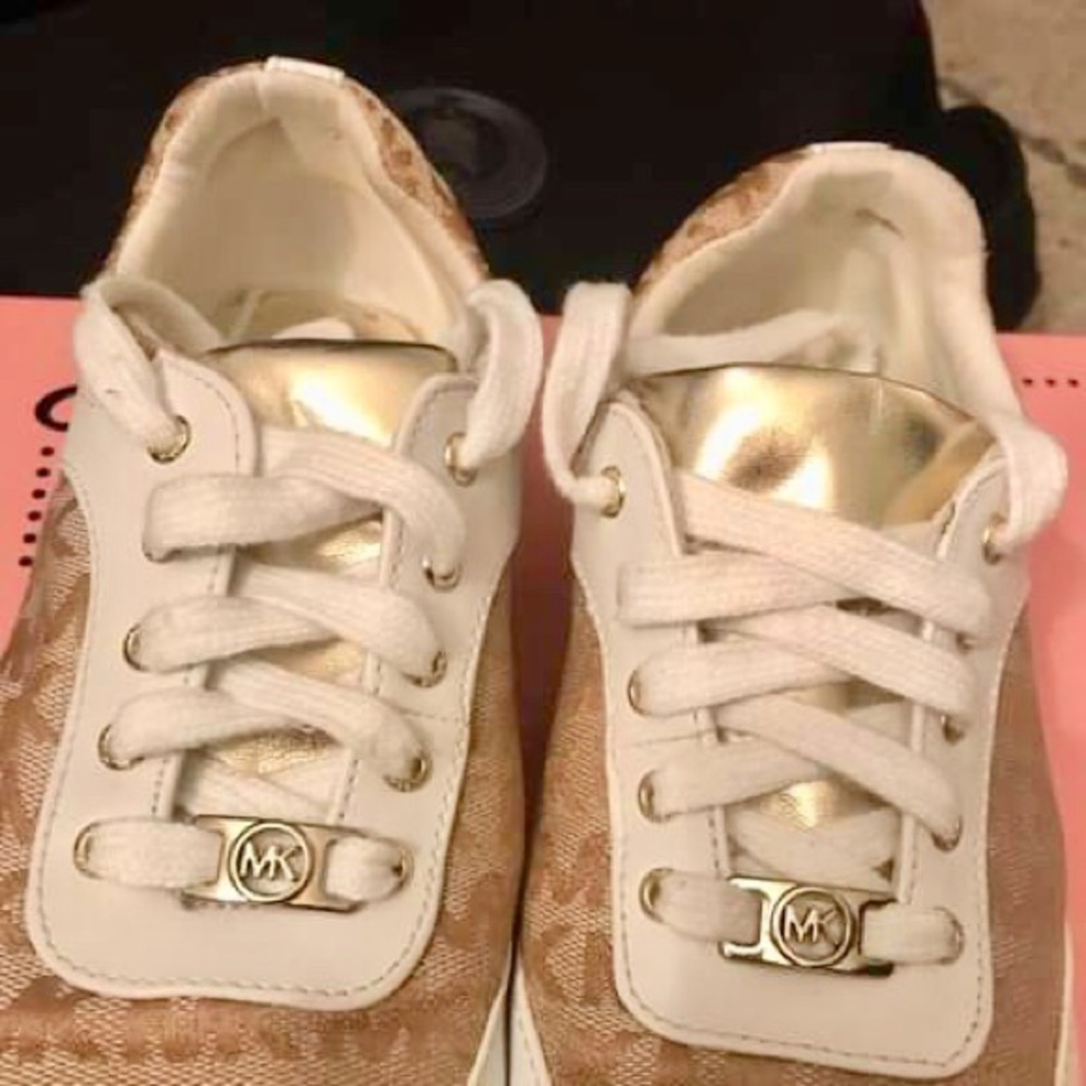 Mk  little girl sneakers size 4